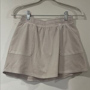 🟡 CAT & JACK Girls Beige Skort. Size 8 (Medium)